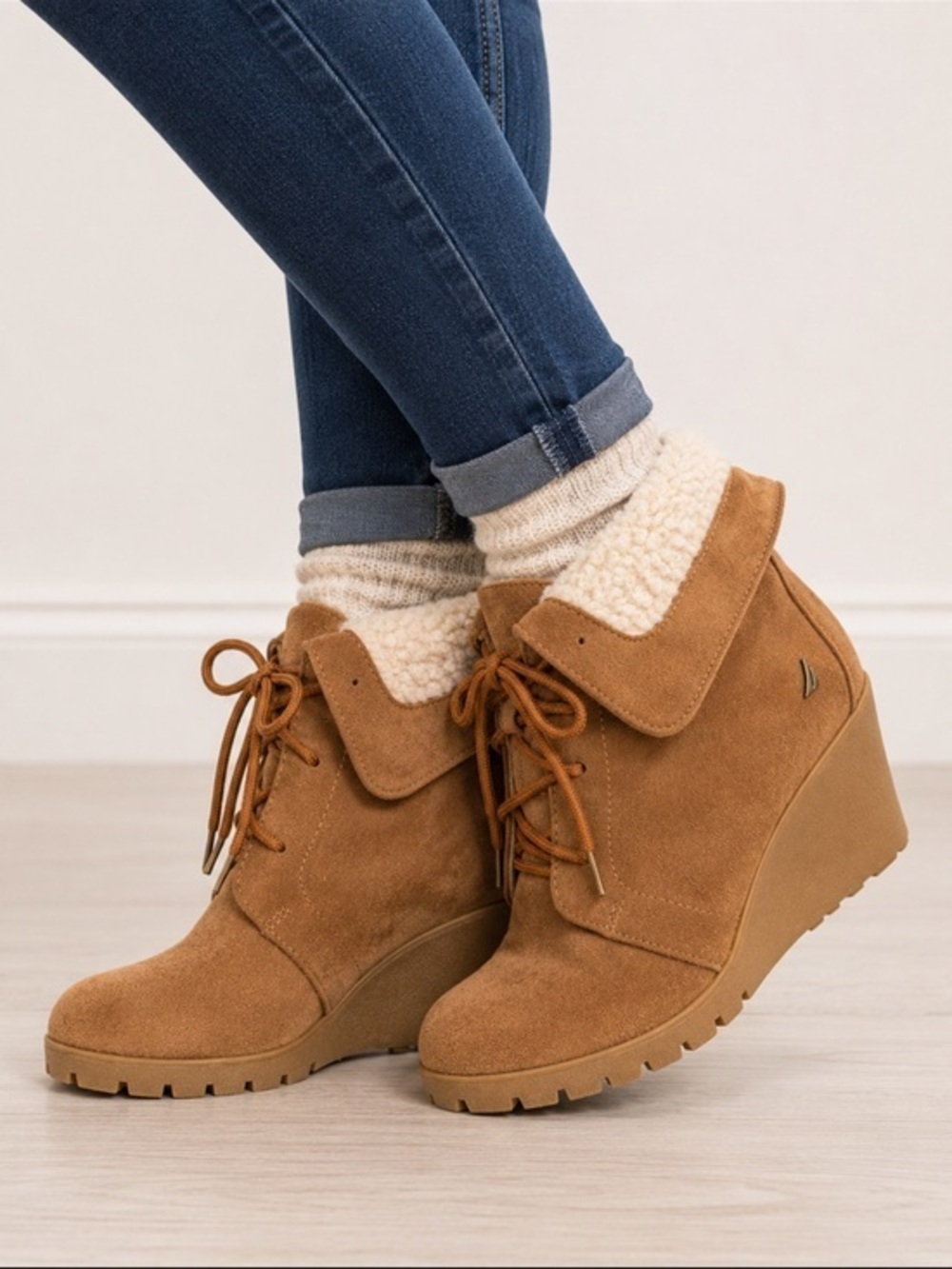 Nautica Brown Suede Sherpa Lace-Up Wedge Boots Size 7.5